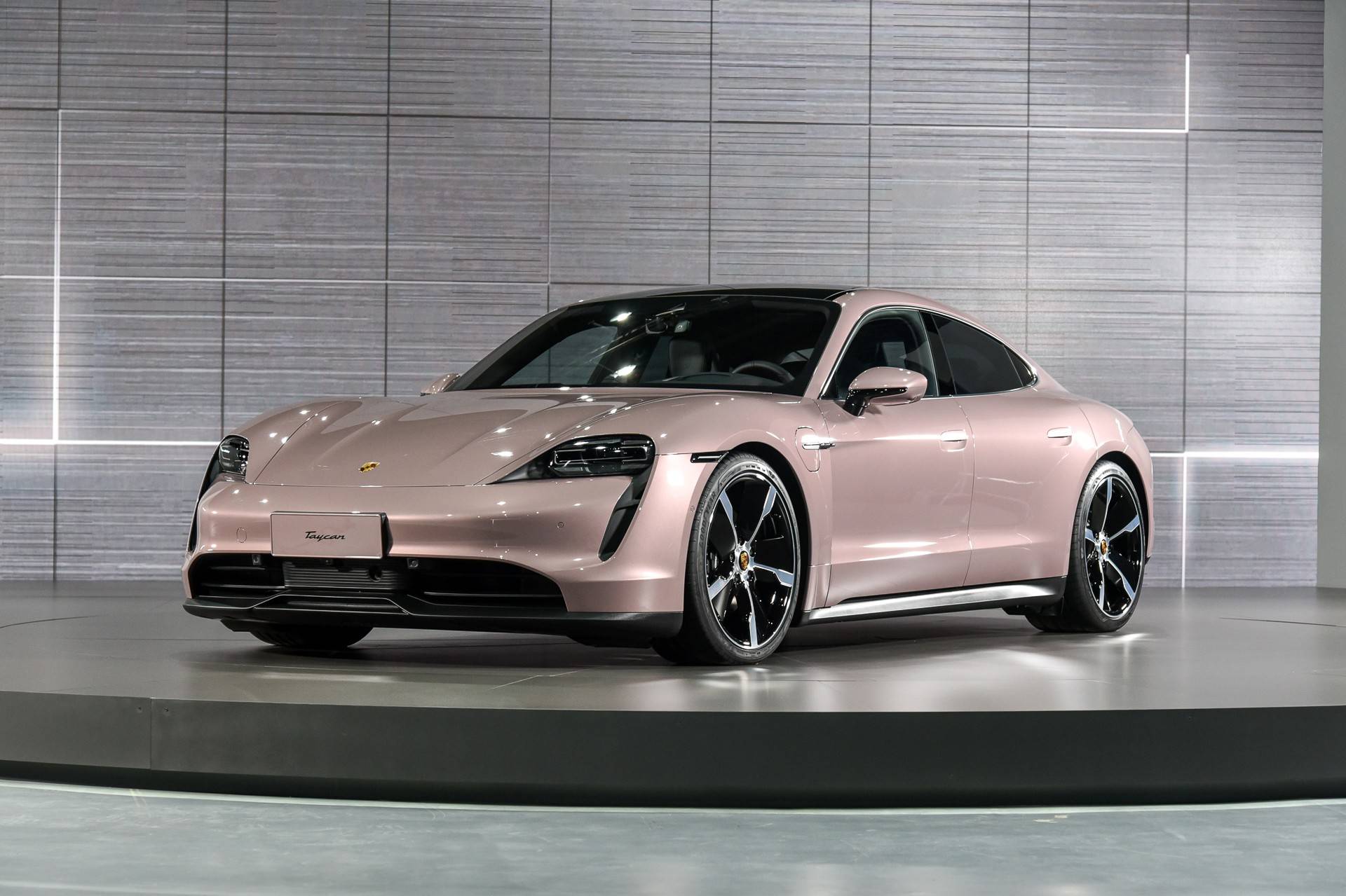 保时捷taycan基础版888万元续航里程414km特斯拉它不香吗