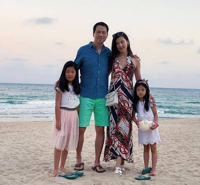 生活,曾馨莹婚后也不再跳舞,名媛殷悦的老公吴育奇则比她大了足足15岁