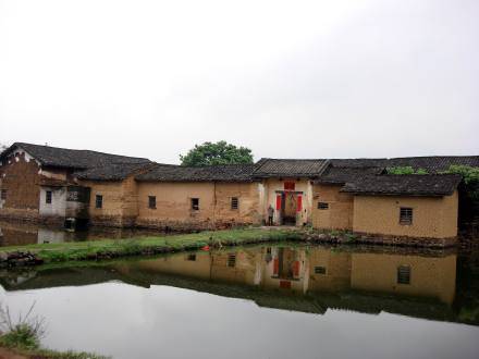 依山傍水现沧桑——平南范家大院
