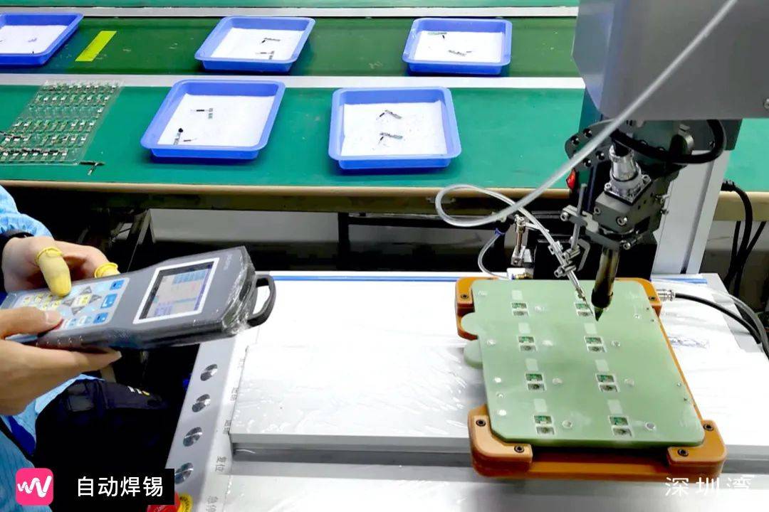 公众号关注「深圳湾」,回复关键字「华冠」或「耳机工厂」获得完整