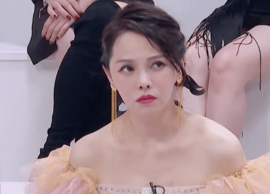 原创宁静自告奋勇当队长,伊能静表情耐人寻味,宫斗大戏要上演了?