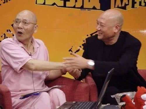 据说闫怀礼去世时不肯闭眼,只为了等师兄猪八戒扮演者马德华最后一面