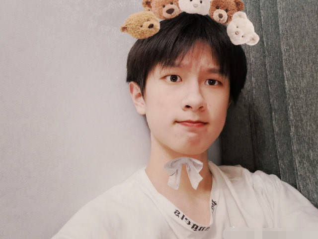 易安音乐社14岁成员性骚扰粉丝,还和工作人员谈恋爱,后援会关站