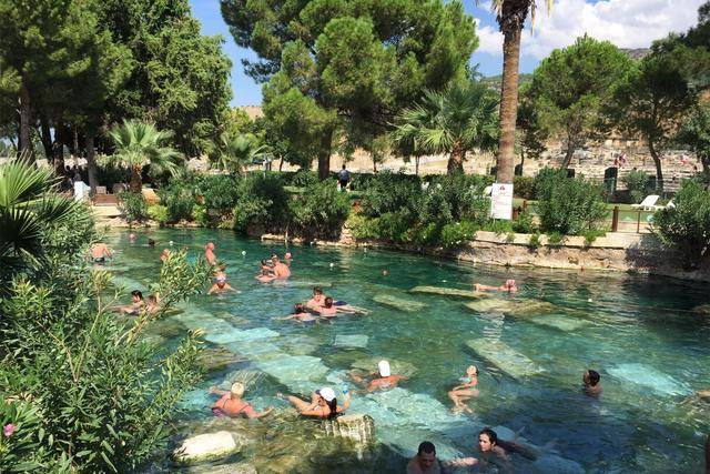 原创存在上千年的棉花堡温泉池,埃及艳后也曾在这里游泳