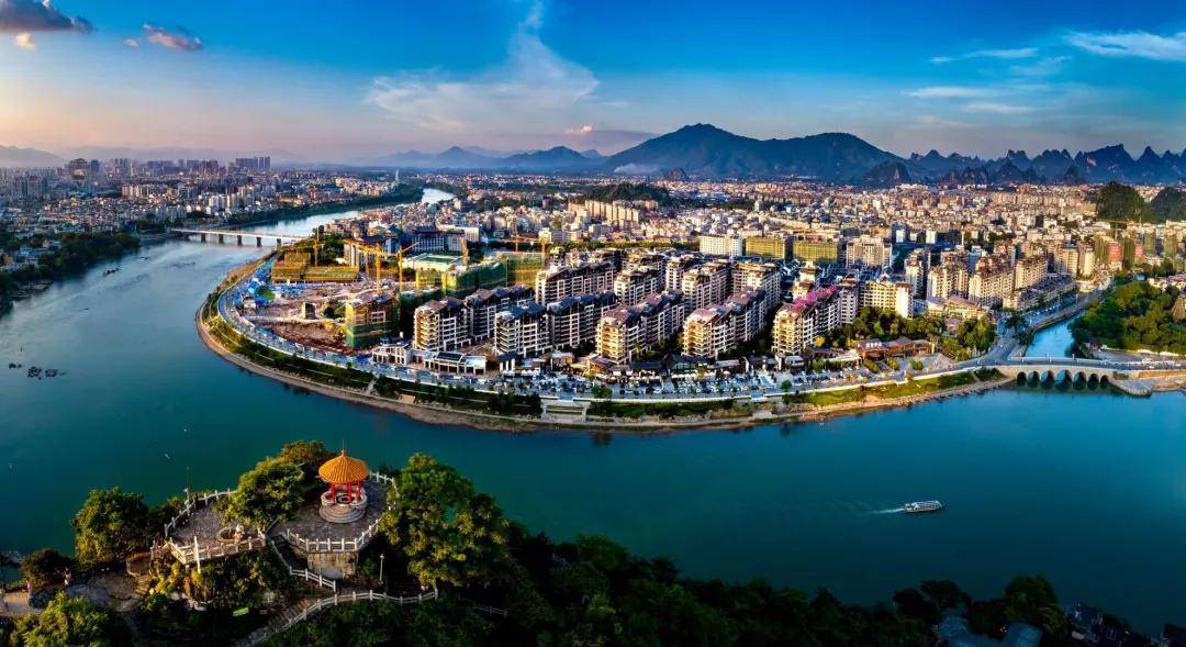 走向我们的小康生活丨桂林高新区七星区城中村"蝶变":起居入画中 排闼