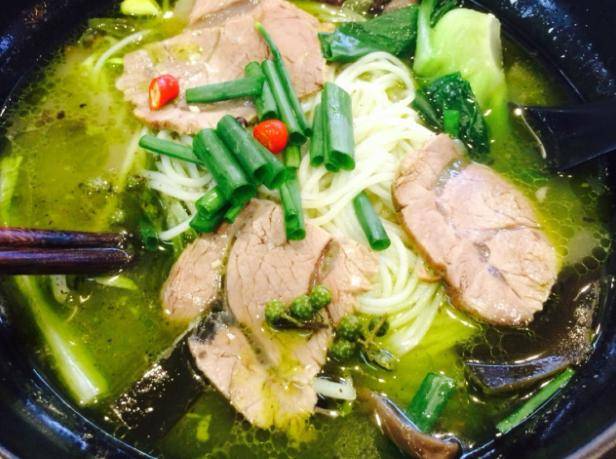 原创藤椒牛肉面鲜香味麻看似清淡的面条实际上麻辣鲜香