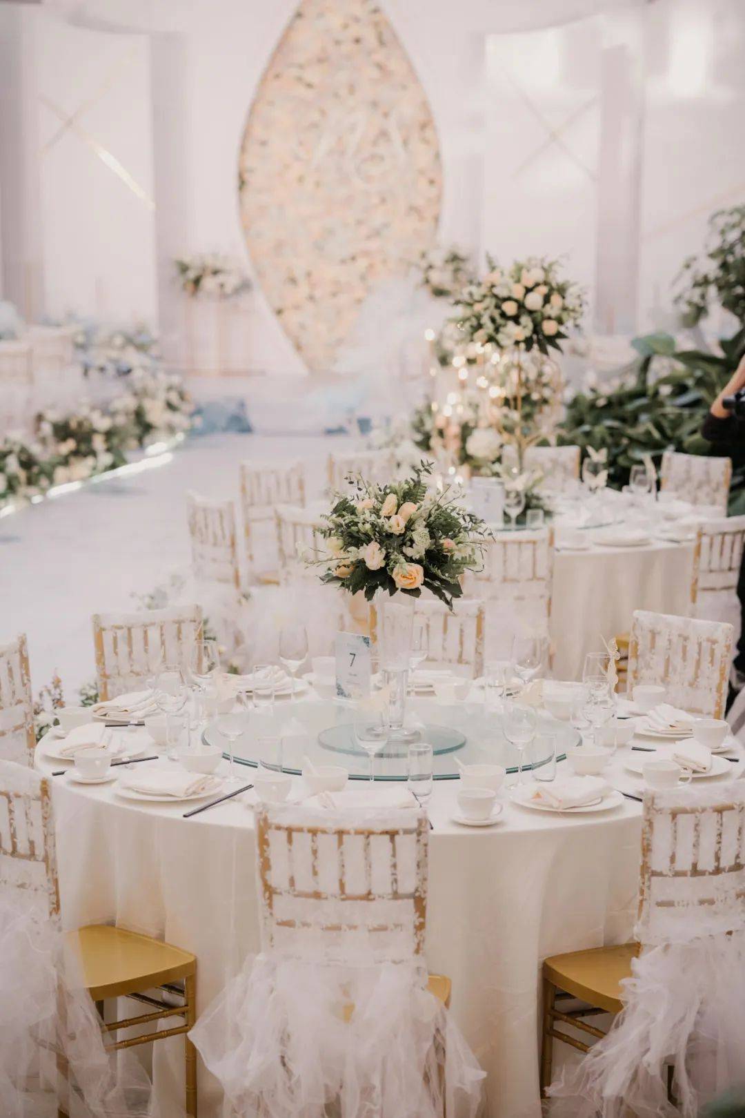 香槟色的温柔大气,简洁有质感的极简婚礼