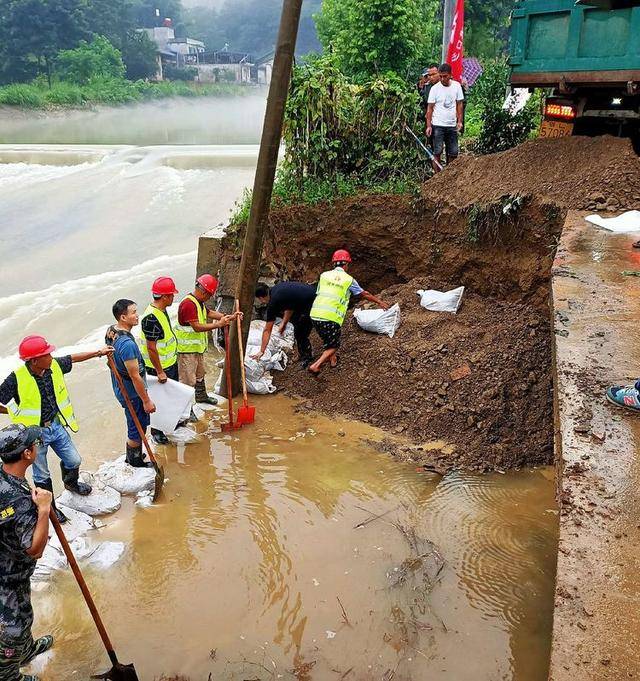 洪灾面前显身手:湖北通远集团6小时修复水毁路基_汪正榜