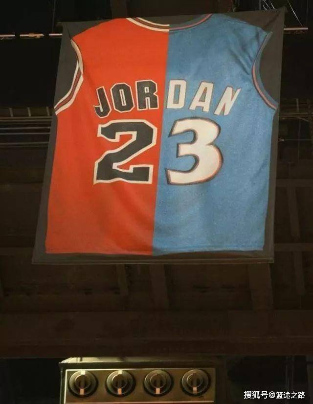 nba只有三位球员被退役了3件球衣!乔丹都没做到,现役他最可能?_科比
