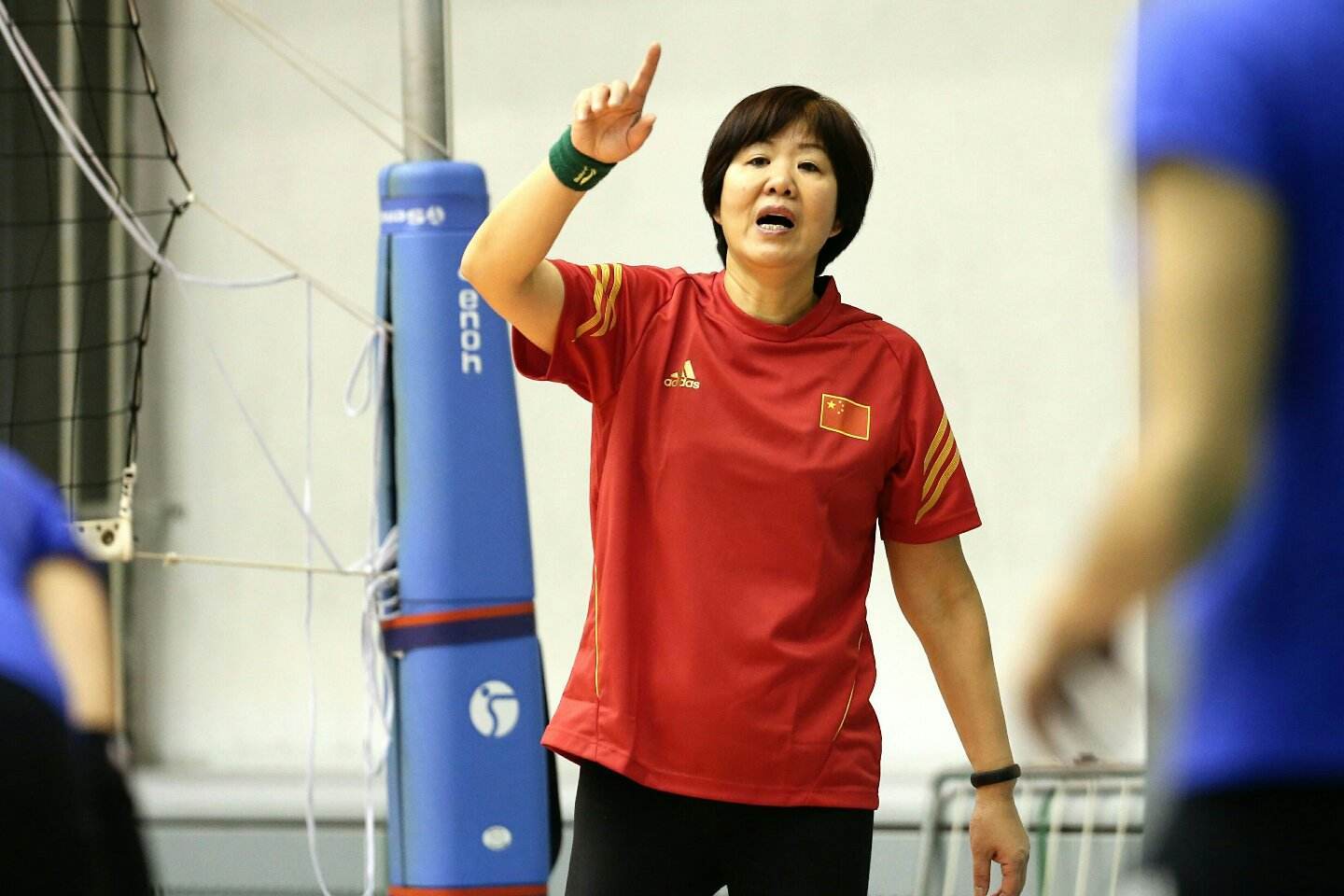 "玻璃美人"入围女排二期集训,球迷质疑声不断_孙燕