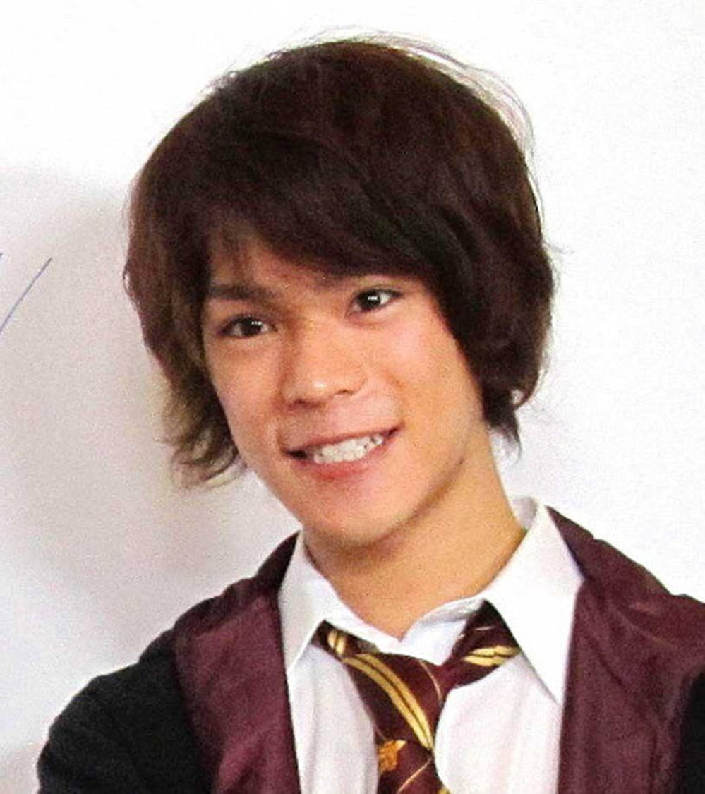 原创花泽香菜和小野贤章,宣布结婚引起轰动,明星无国界