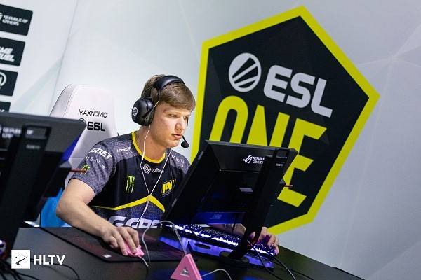 edward终于老了,从他的老哥们儿一个个离开开始,到zeus的离开结束.