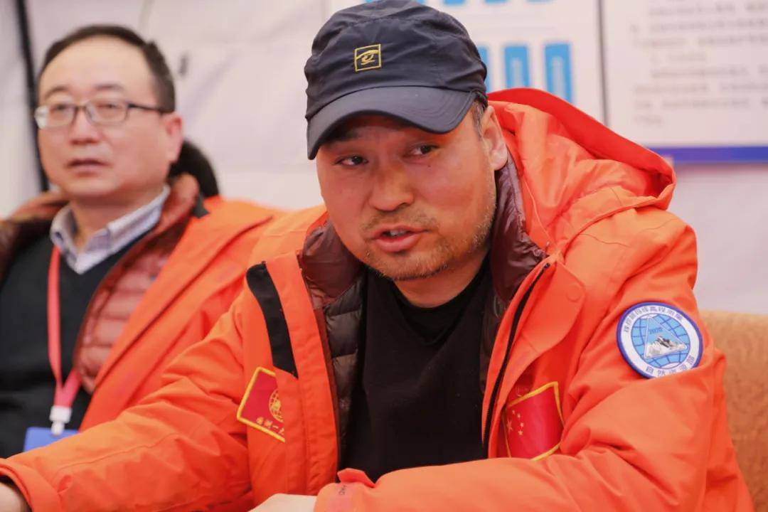 太不容易了听省政协委员国测一大队队长李国鹏讲珠峰测量故事