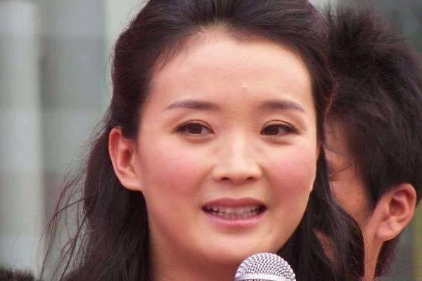 原创王艳发福了也漂亮,即使镜头拍着也不怕笑出皱纹,真实面对衰老!