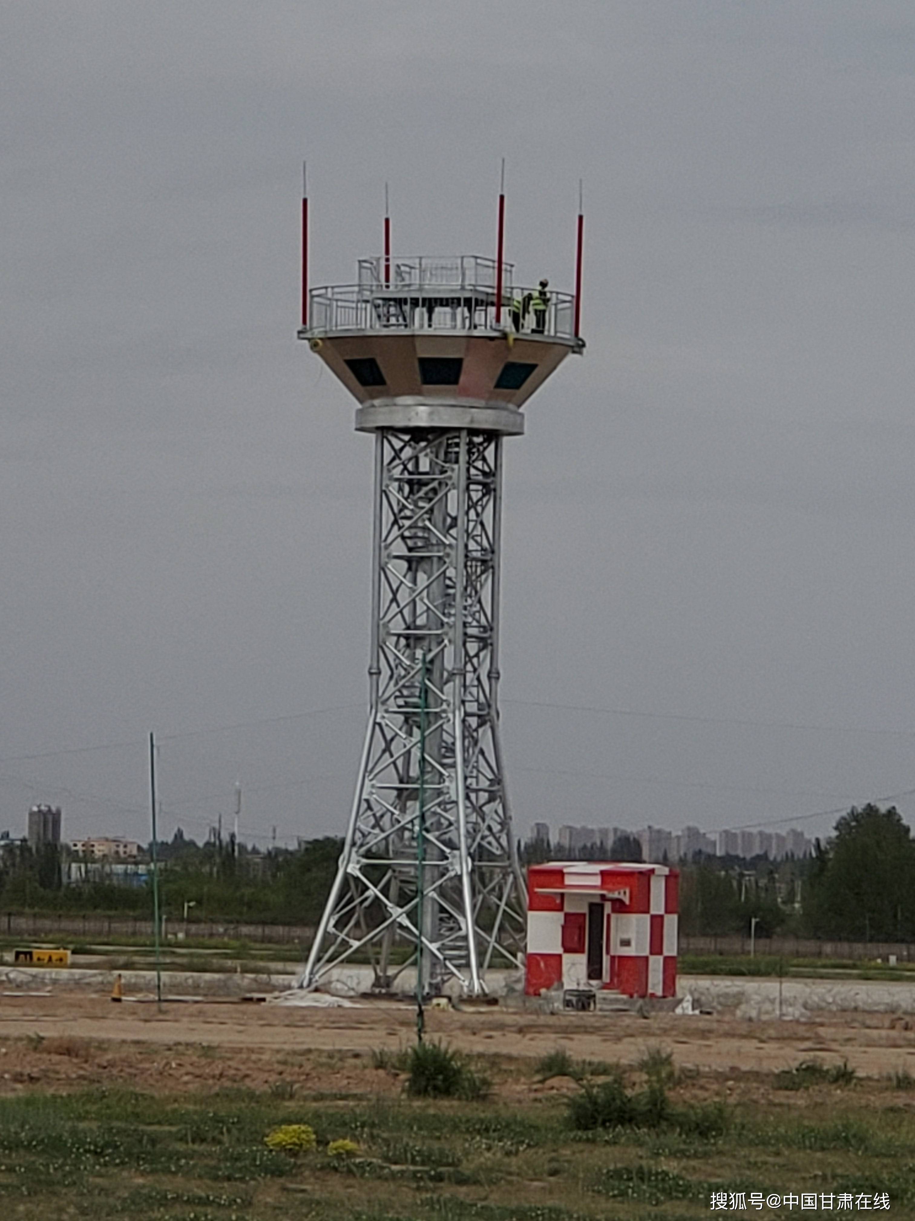 原创民航甘肃空管分局激光测风雷达工程顺利完成吊装