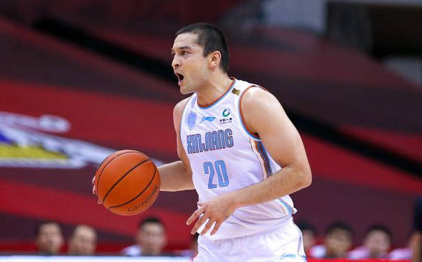 但是本场比赛是新疆小外援格鲁夫的首秀对于山西队来说还是有机会的