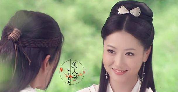 4,《神话》女主——玉漱丁瑶穿越到古代始终是现代人的装扮,穿冬大衣