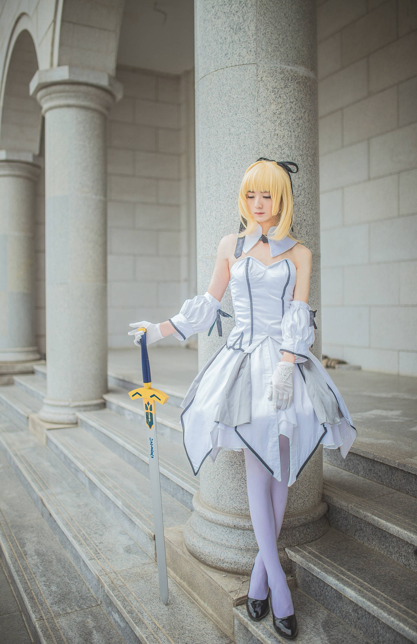 每日图鉴大赏,saberlily纯白的骑士姬cos,半吊子少女骑士美呆了