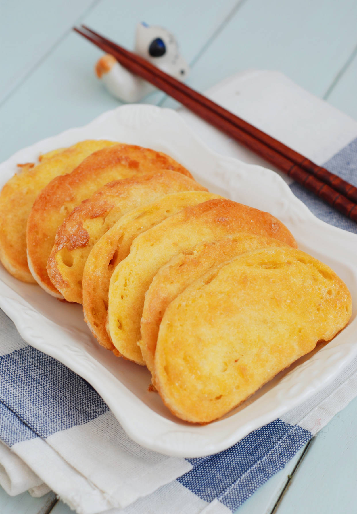 2个馒头2个鸡蛋,5分钟煎一盘,满满的儿时味道,家里小孩超爱吃