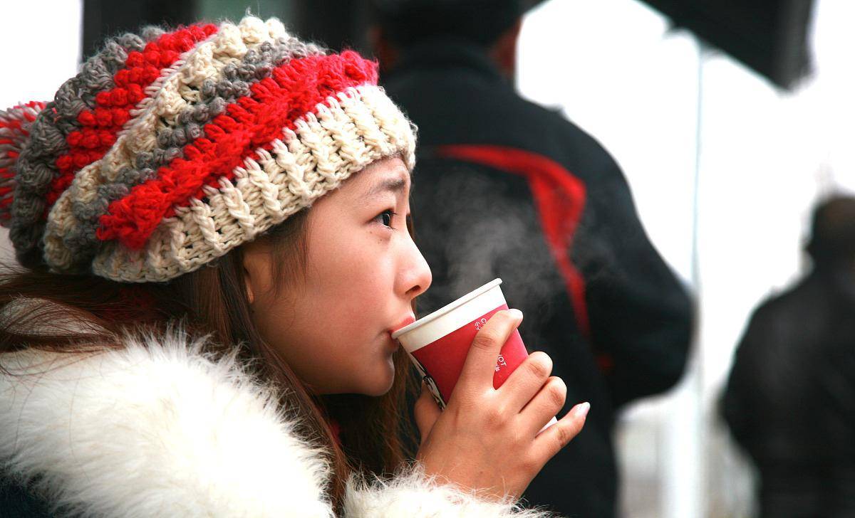 原创28岁女白领确诊胃癌,再三提醒:常喝这种水,铁打的胃也坏了