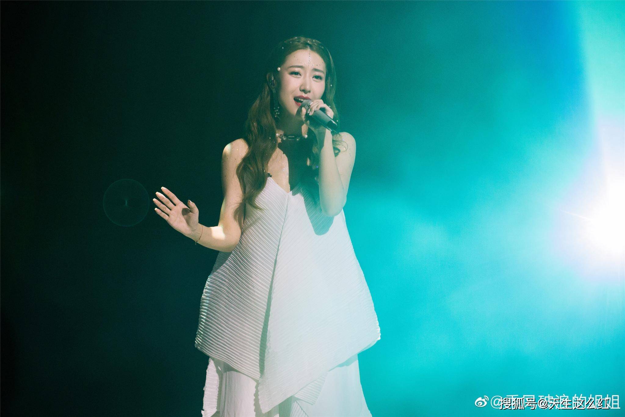 原创阿朵沈梦辰被淘汰,二公比赛成绩太迷?现场观众有点冤!