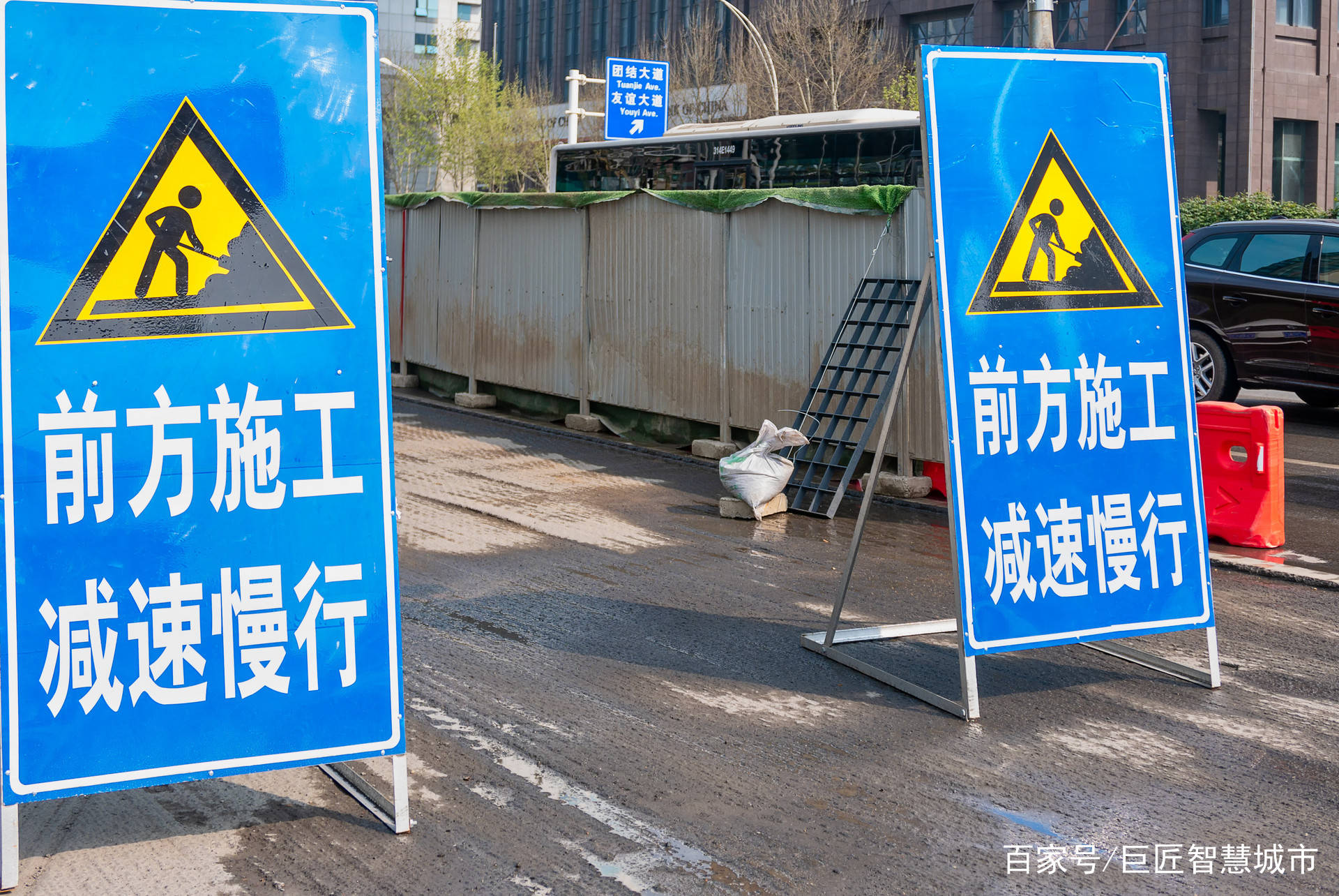 當監測到有大霧,大雪,道路結冰等災害性天氣時,便能通過戶外led顯示屏