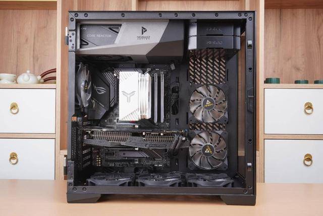 装一块牛奶巧克力进机箱吧乔思伯cr1000白色版试吃体验