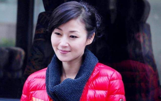 50岁的她依然貌美,曾放话只嫁甄子丹,闪婚暗恋她9年的十三_万绮雯