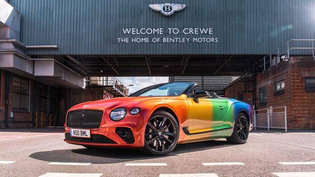 全车彩虹色宾利欧陆gtv8敞篷定制版将于7月底英国柴郡东部亮相