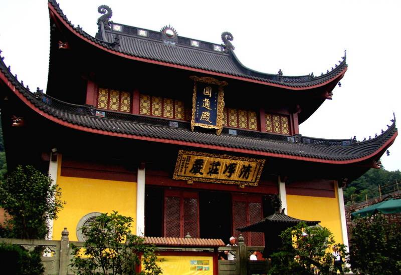 灵隐寺开放时间 全年 全天开放由船夫划船带你游湖 更自由一些或者在