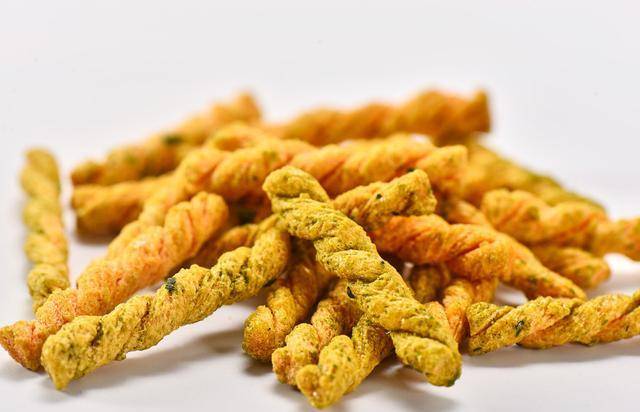 原创这种小吃是80后的怀旧零食,江湖流传的神奇食物,怎么折腾都好吃