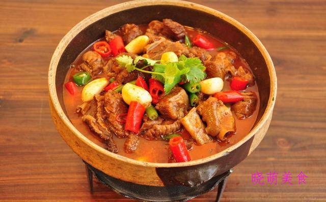 土豆排骨煲羊肉煲香辣砂锅鸡的美味做法