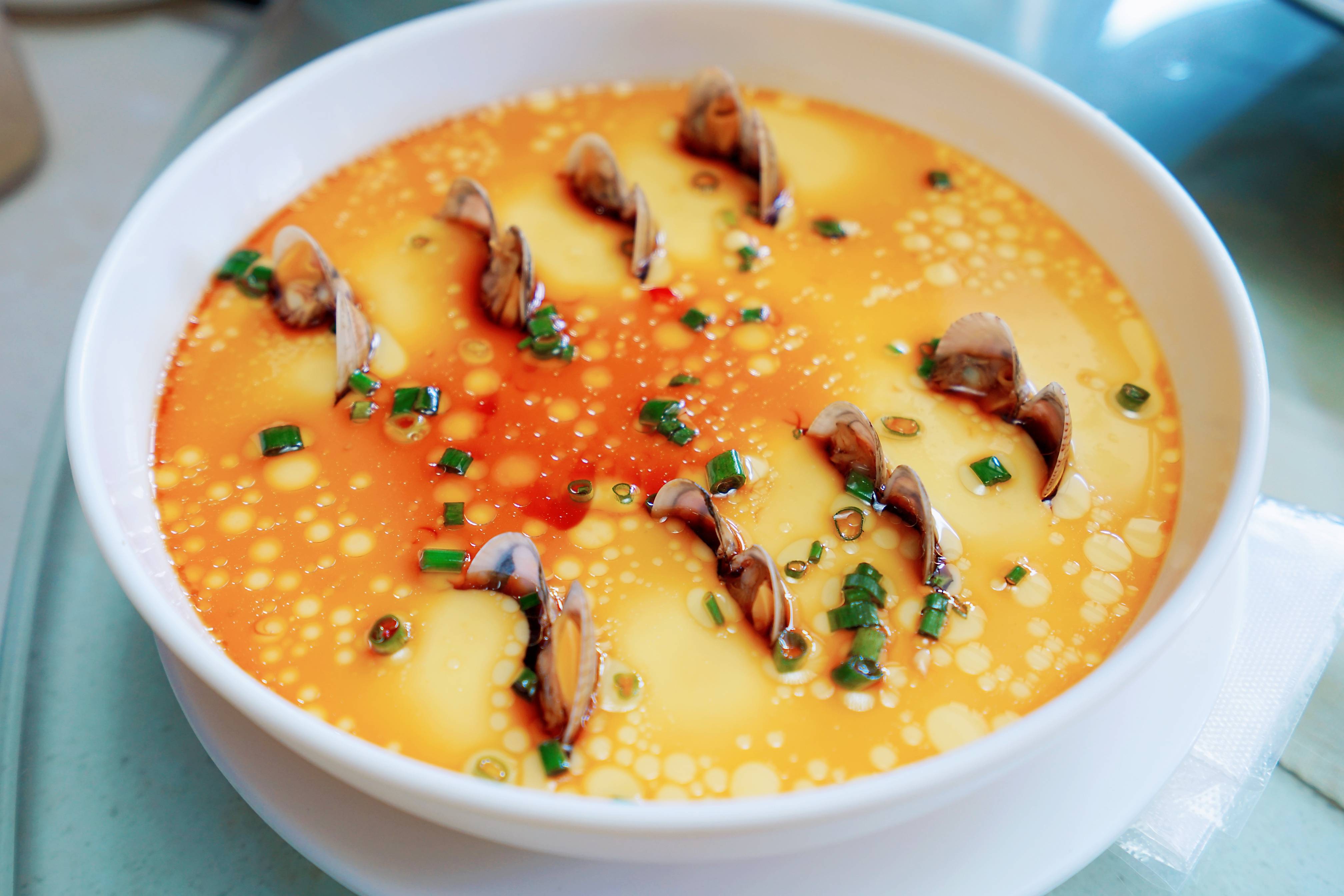 原创亚龙湾必吃美食辣蟹坊海鲜餐厅品尝正宗的香港桥底辣蟹