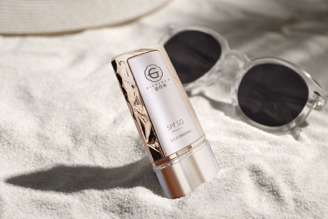 防晒养肤双保险 姬存希小晶钻防晒乳带来夏日安心守护_肌肤