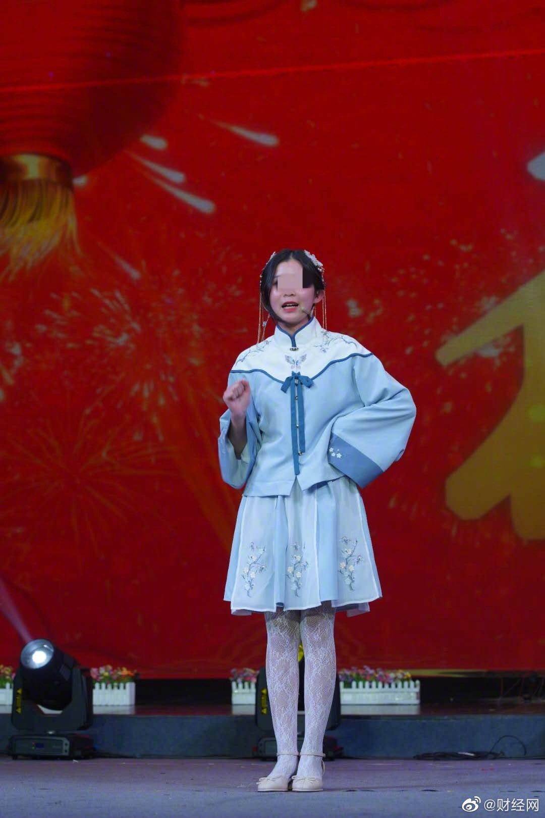 16岁"神童少女"之父:作诗其实是"比打字速度