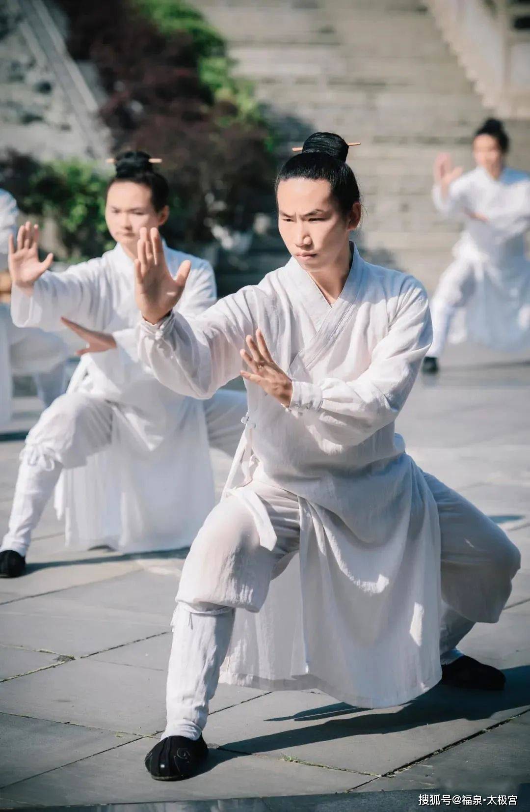 太极宫三丰弟子展示武当太极拳