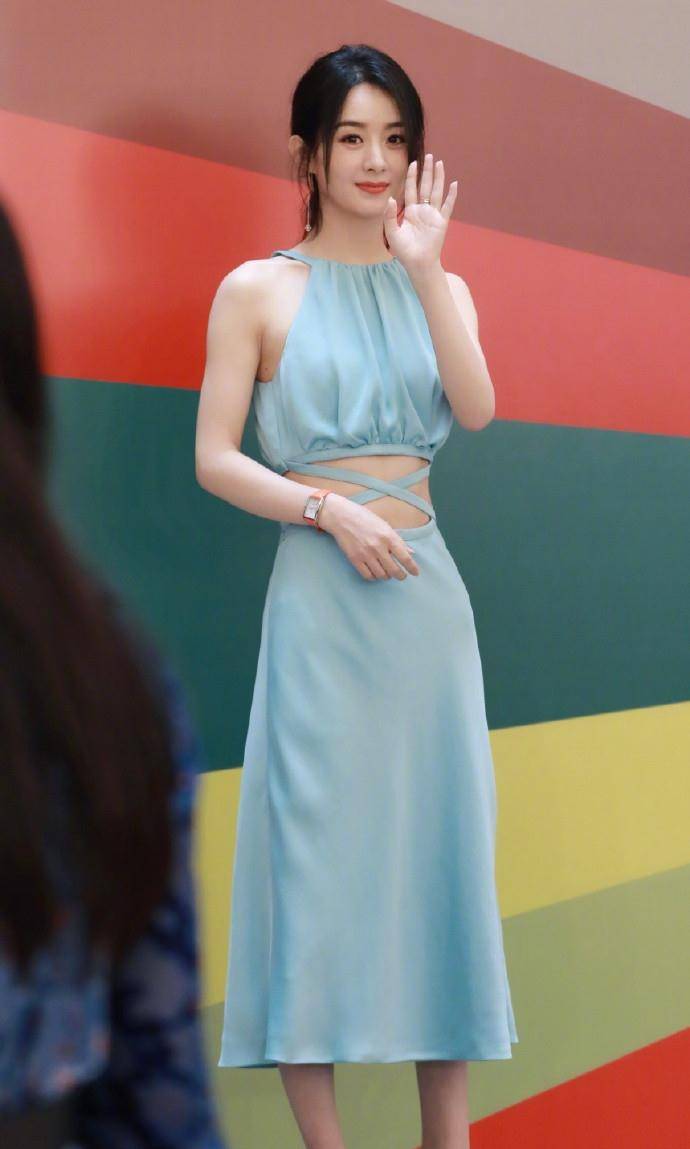 赵丽颖中餐厅4官宣海报太抢眼,穿紧身衣挖个大洞,扎马尾美成c位_身材