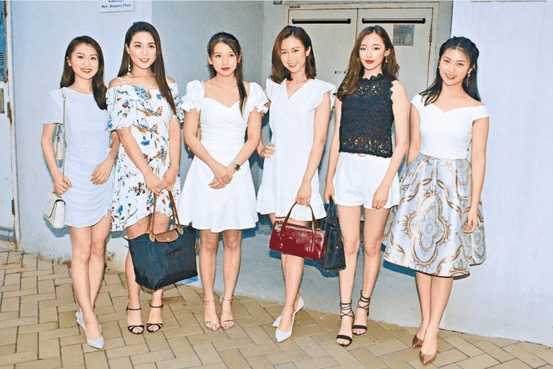 原创2020年港姐15强诞生,合照像朋友圈微商聚会,连路边街拍都比不过