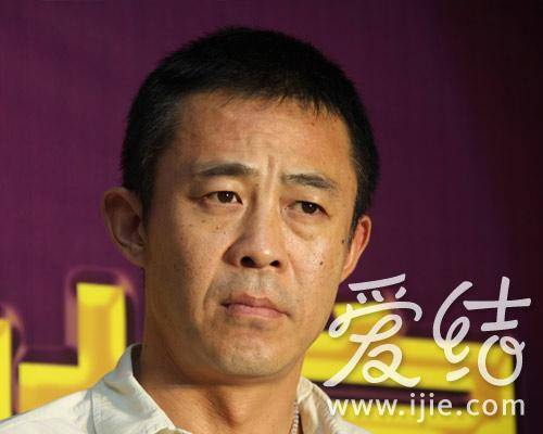 【章将军】 扮演者:刘殿洲 章北海父亲,上司,北海舰队退役将领.