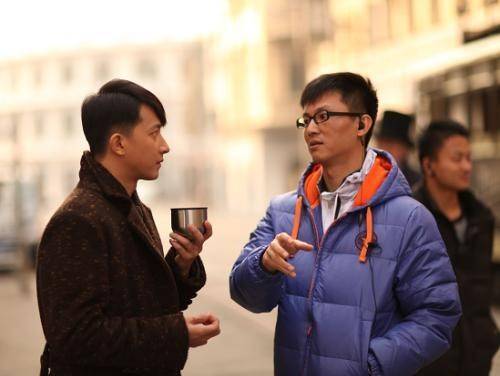 父母爱情:他自己明明就是导演却也来客串,就连摔跟头都能成经典_孔笙