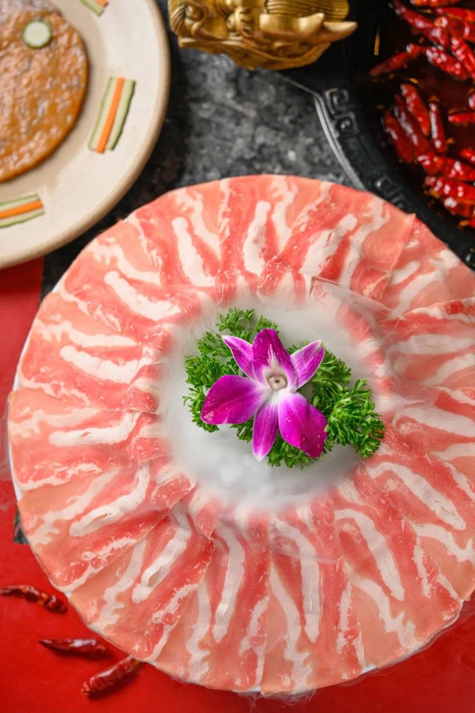 这家霸占必吃榜的火锅店,2周年庆还有菜品送!