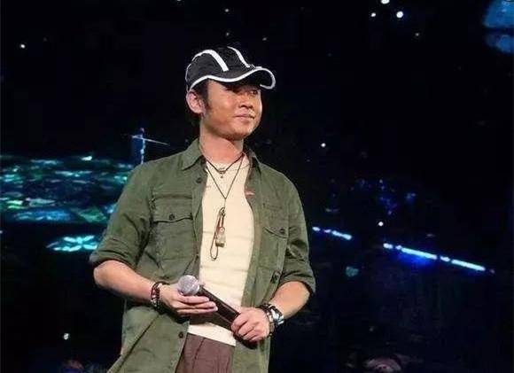 刀郎2004年爆红:“听他歌的都是农民”,消失多年近况如何?_音乐