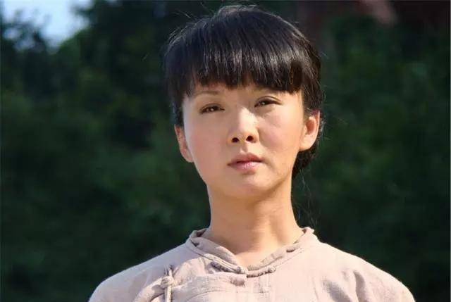 30岁演《大宅门》爆红,为工作丁克16年,42岁受丈夫感动高龄产子_谢兰