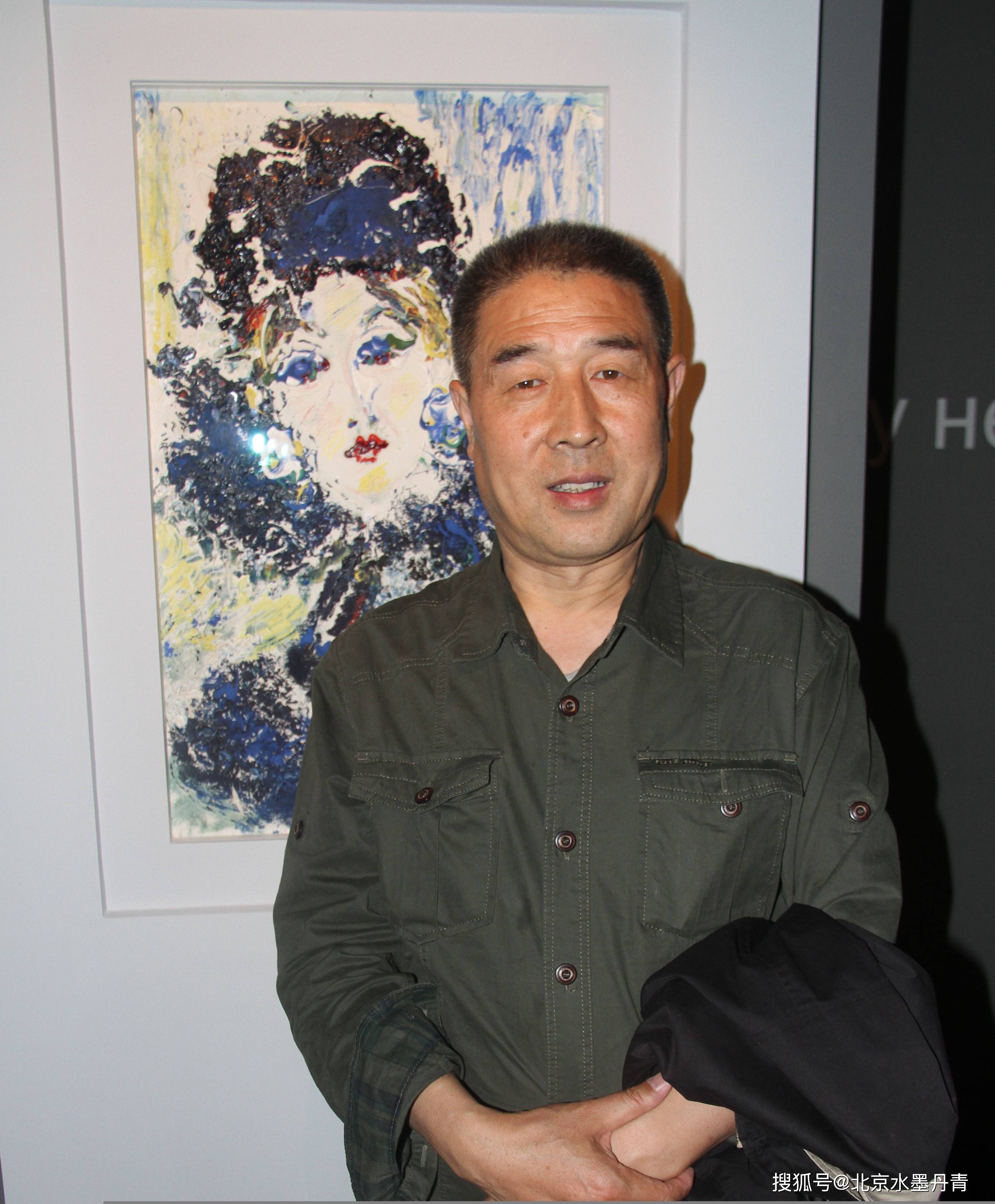 现任中国华侨画院副院长,空政军人俱乐部专职画家.