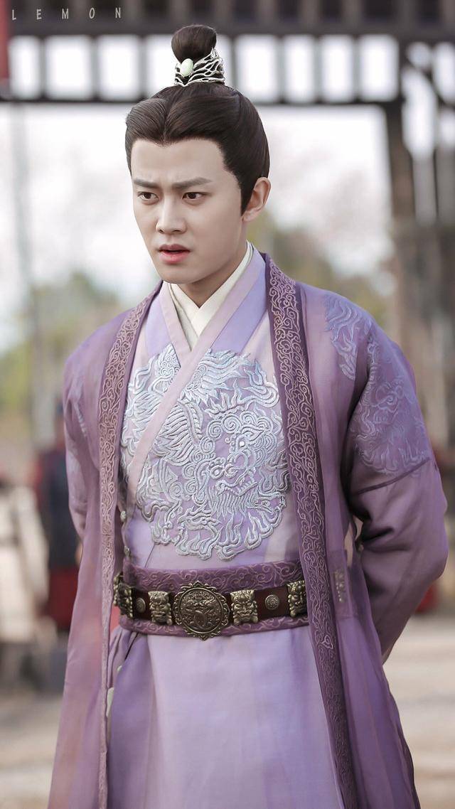 原创任嘉伦新剧演技遭质疑,网友们还是比较喜欢《锦衣之下》的陆大人