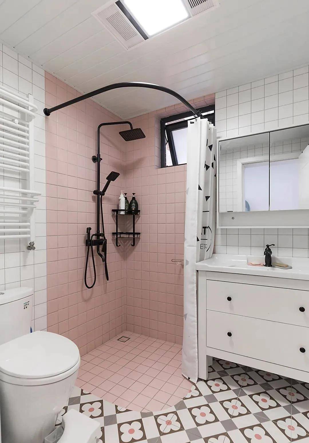 卫生间-- 卧室-- 餐厅-- 客厅-- 厨房 -- 玄关-- 户型