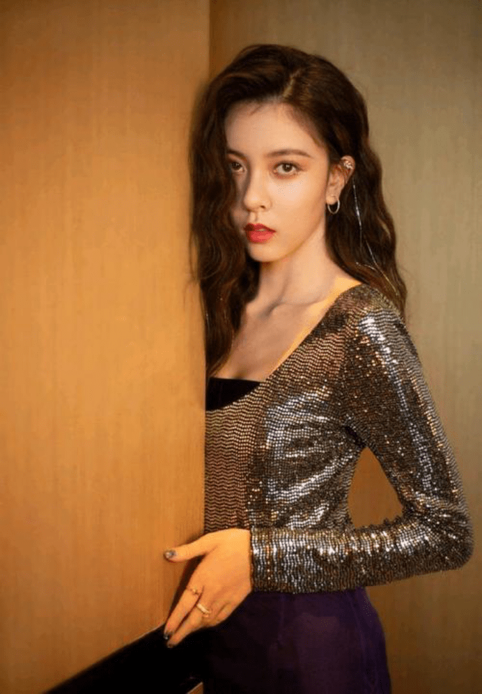 而从年龄来说,虽然张一山比宋妍霏大4岁,但