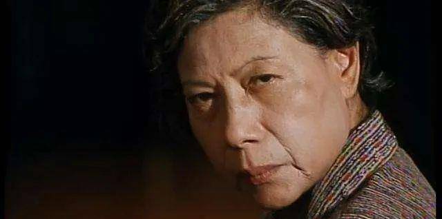 香港电影老戏骨罗兰,86岁了还在拍戏,为何仍然是单身?