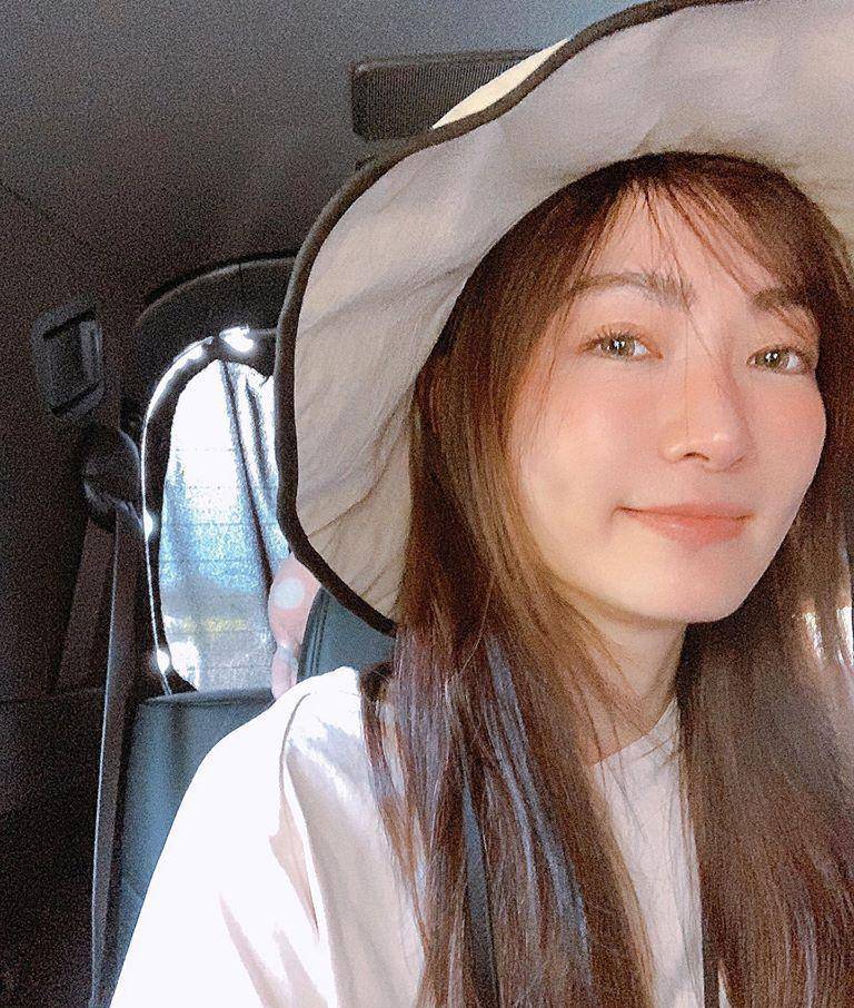 45岁谢金燕罕见曝淡妆逆龄模样网激赞:超清纯