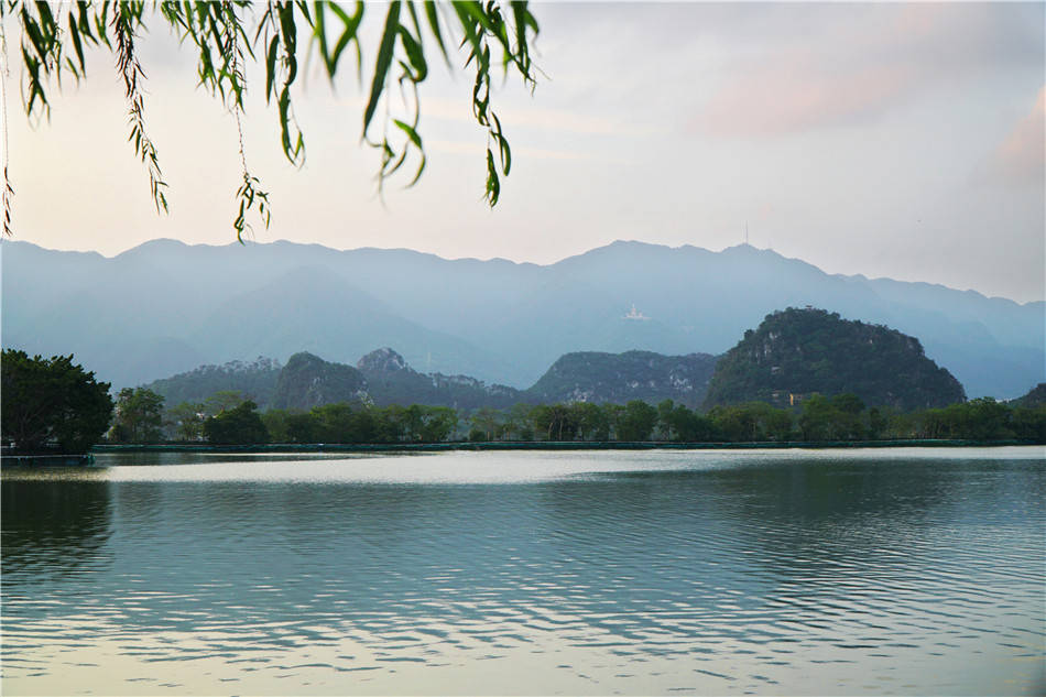 原创粤西行肇庆七星岩景观城市的山水园林格局